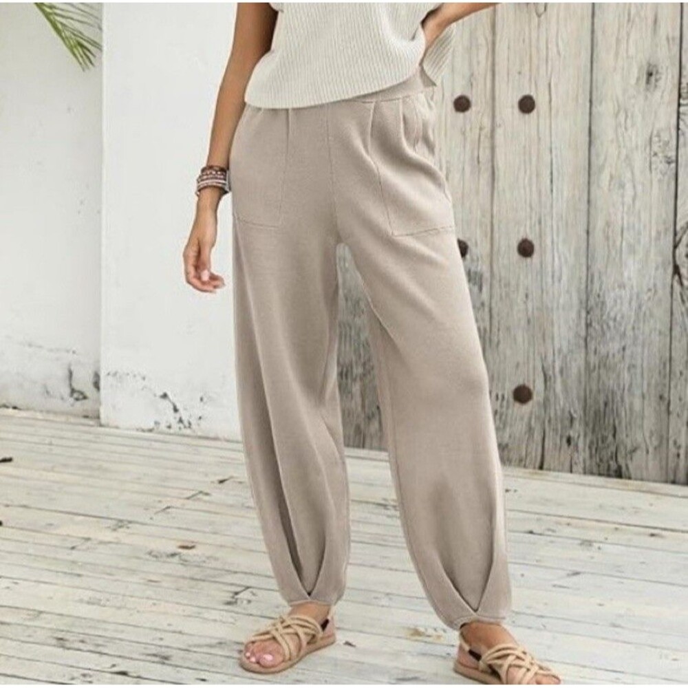 NWT Ugerlov Tapered Pleated Knit Pants. Small. High Waisted Pockets. Super Soft!